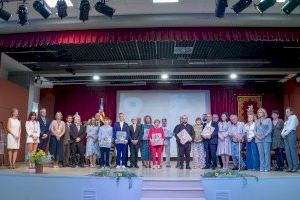 Reconeixement i aplaudiments a veïns i veïnes en la XIII gala de premis del 9 d'octubre d'Alboraia