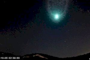 Un asteroide esclata sobre la refineria del Grau de Castelló
