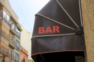Acaba ante el juez por llamar “negro de mierda” al dueño de un bar de Valencia