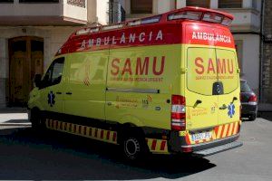 El SAMU asiste a un motorista herido en un accidente en Xàbia