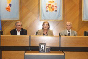 L'ambaixador d'Espanya d'origen burrianense presenta el seu llibre a l'Ajuntament de Borriana