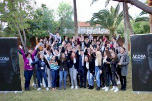 59 jóvenes debaten este sábado y domingo en el colegio Salesianos en el regreso del tercer torneo benéfico “Ágora”