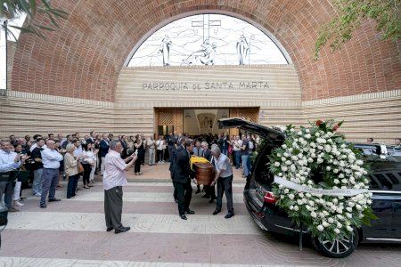 El món del futbol s'acomiada de Llaneza en un funeral multitudinari