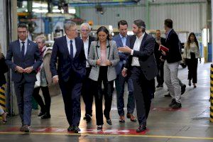Ximo Puig i Reyes Maroto visiten la planta de Ford a Almussafes