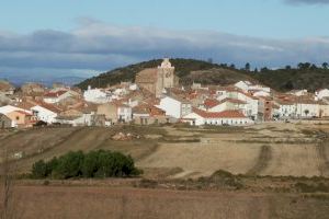 Pina de Montalgrao recurre a Diputación para frenar el avance de la MAT por su territorio
