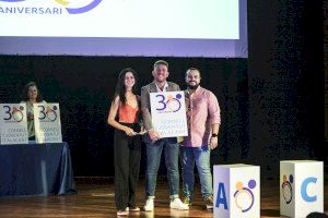 Literates. se alza con el premio al fomento de la cultura escrita que otorga el Consell de la Joventut d’Alacant