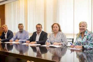 El Ayuntamiento de Benidorm firma con la Comissió y con l’Associació los convenios para les Festes Majors Patronals