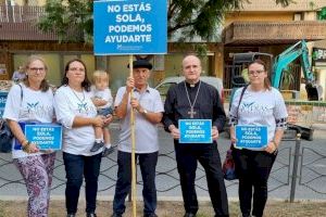 Compromís pide que se actúe contra el obispo de Alicante por manifestarse frente a una clínica abortista