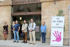 Sagunto guarda un minuto de silencio en señal de condena y repulsa por el presunto asesinato machista perpetrado en Valencia de Alcántara