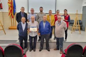 El Ayuntamiento de l’Alcora entrega la recaudación del libro de las Fiestas del Cristo 2022 a Cáritas y Cruz Roja