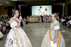 Burriana cierra el reinado de Sandra Candau y Ana Giménez con el baile de despedida de las Reinas Falleras