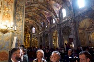 San Nicolás Valencia presenta la restauración en vivo de dos tablas renacentistas de Yáñez de la Almedina