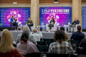 La Unió de Periodistes Valencians debate sobre el futuro del periodismo y los nuevos formatos