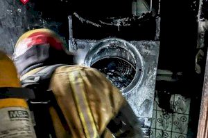 Tres heridos al arder una lavadora en Petrer