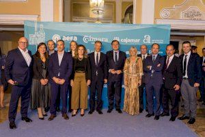 El Ayuntamiento de Elche apoya a El Tendre en los Premios de la Cámara a empresas centenarias