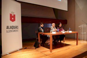 La Universitat de Tardor de Alaquàs debate sobre la participación de la ciudadanía en la democracia de la Unión Europea