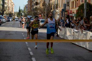 Tres centenares de corredores llenan Vila-real con la 5K de los Lluïsos