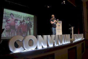 Las exitosas Jornadas Educativas Convivim L'Olleria finalizan con tres conferencias de Iñaki Zubizarreta