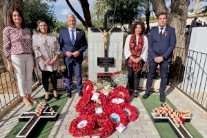 Se celebra el Día de la Amapola en Mil Palmeras en memoria de las personas caídas en guerras
