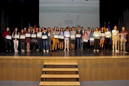 Torrent homenajea al alumnado en los premios extraordinarios al rendimiento académico