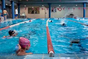 La Fundación Deportiva Municipal asesorará personalmente a los usuarios de las piscinas para iniciarse en la natación