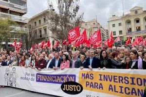 La Comunitat es concentra a Alacant per a reclamar un finançament just per als valencians