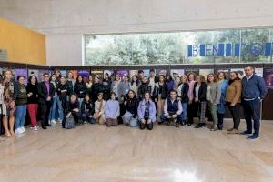 Igualdad inaugura la VI Exposición de carteles contra la violencia de género de alumnos del IES Pere María Orts