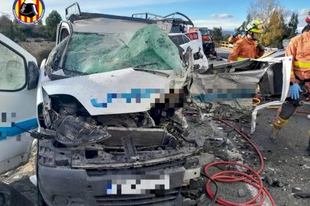 Accidente mortal en la CV-60 tras una colisión múltiple en Castelló del Rugat