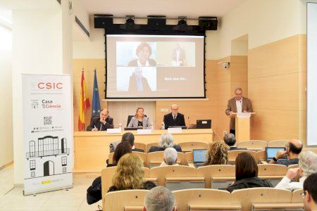 El desenvolupament de la teràpia amb ions contra el càncer es debat a la Casa de la Ciència a València