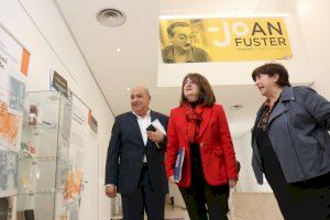 Joan Fuster aterriza en la Universidad de Alicante con dos exposiciones que recorren su vida y su relación con las comarcas del sur