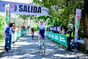 El ciclista castellonense Víctor Martínez vuelve a ser profesional con el Electro Hiper Europa Team