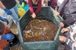 El compostaje llega a los centros educativos de L'Olleria en la Semana Europea de Prevención de Residuos