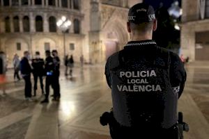 Detenido un joven en València tras golpear a su novia en plena calle