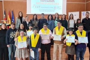Colomer preside la entrega de los diplomas de formación en hostelería a jóvenes con discapacidad intelectual en el CdT de Castelló