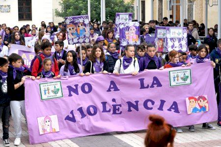 El alumnado de Benetússer se posiciona contra la violencia de género