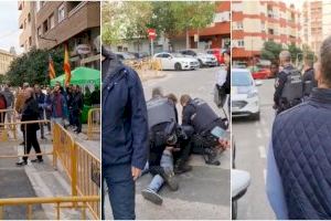 La Policia deté una persona després d'atacar una taula informativa de Vox a València