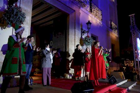 El Ayuntamiento de Paterna enciende la iluminación navideña en todos los barrios de la ciudad