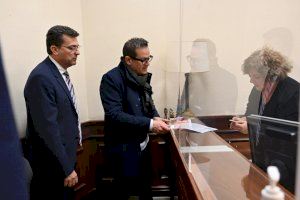 La Mancomunitat de l’Horta Sud y Alfafar presentan en el Congreso más de 5.000 firmas solicitando el soterramiento de las vías