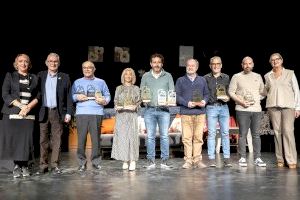 ‘Les picardies de Molière’ gana el premio a la mejor obra en la XV Mostra de Teatre Amateur de Benetússer