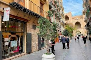 Cáritas Valencia y la Fundación José Mª Haro reinauguran su primera Koopera Store en la calle Serranos de València
