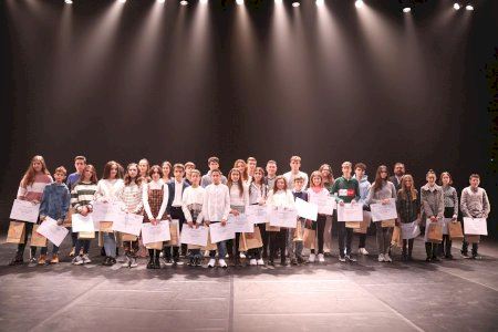 Catarroja finaliza las II Jornadas de Ciudad Educadora con la entrega de los reconocimientos al alumnado más destacado del curso 2021/2022