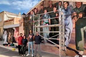 Els artistes Furyo i Sucri reten homenatge a María La Jabalina amb un mural en el Festival Més que Murs