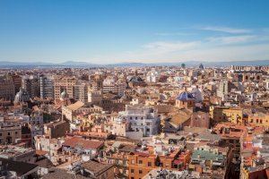 FVET pide al Ayuntamiento de València que la Zona de Bajas Emisiones “no penalice” las operativas de transporte