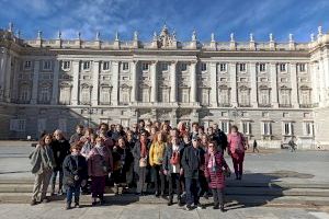 La Escuela Permanente de Adultos de Alboraya viaja a Madrid en una salida educativa sobre los Objetivos de Desarrollo Sostenible