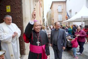 El Nunci del Papa oficia a l'església de Sant Nicolás de València la missa solemne de la festa del seu patró