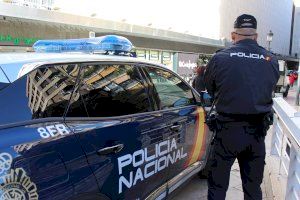Brutal paliza a una mujer en el centro de Valencia para robarle el teléfono casi acaba con su vida