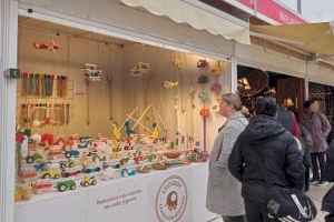 Vuelve la Feria de Artesanía de Navidad a la Plaza de la Reina