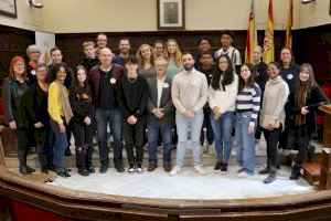 El Ayuntamiento de Sagunto recibe a un grupo de estudiantes Erasmus del IES Clot del Moro procedentes de Finlandia, Francia e Islas Reunión