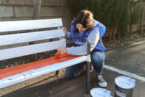 “Pinta tu cole”, la iniciativa que llena de color los centros educativos de ayuda a la infancia en Castellón