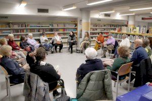 La Biblioteca Municipal Ausiàs March d'Alaquàs celebra la sessió 9! del club de lectura d'adults